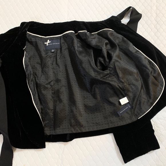 Black Velvet Jacket - Picture 5 of 5